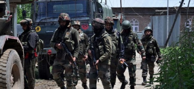 Militants Attack CRPF vehicle in Awantipora, 02 CRPF personnel suffer minor injury: IGP Kashmir