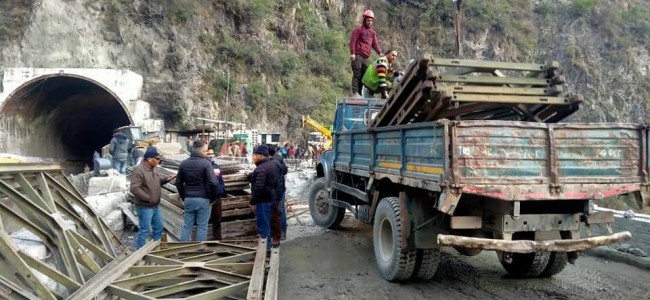 Traffic restored on Jammu-Srinagar NH as BRO completes work on Bailey bridge
