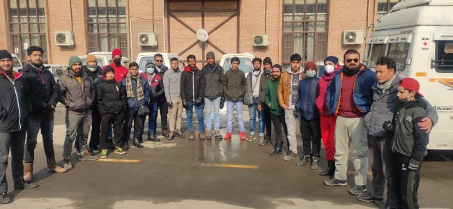 Introductory Ski course for outside J&K boys batch sponsored by Tourism Department begins at Gulmarg