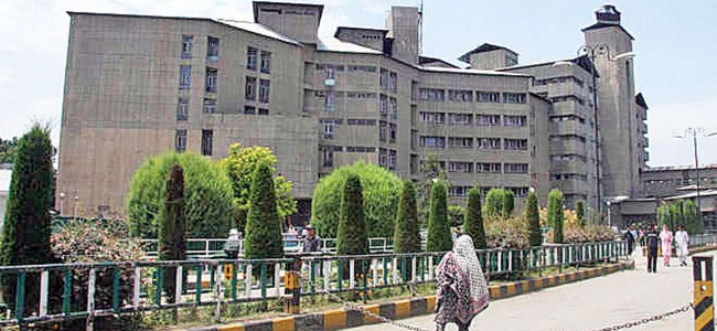Govt reconstitute 7-member selection committee for SKIMS
