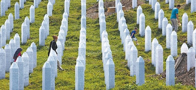 EU warns Bosnian Serb leaders against genocide denial