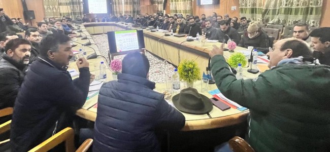 Director Agriculture Kashmir visits Pulwama 