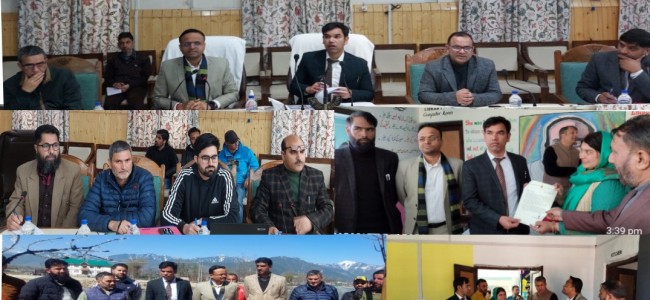 Div Com Kashmir visits Kupwara; reviews developmental profile