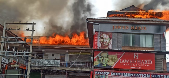 Massive Fire Engulfs Shopping Complex At Dargah Hazratbal