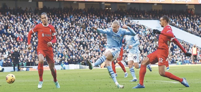 Liverpool hold Manchester City in title showdown, Newcastle crush Chelsea