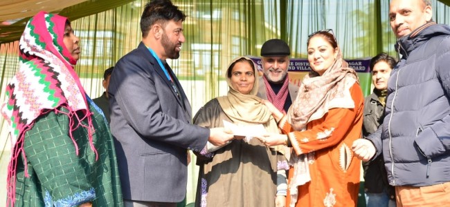 Dr. Hina Shafi distributes sponsorship letter to beneficiaries under JKREGP and PMEGP