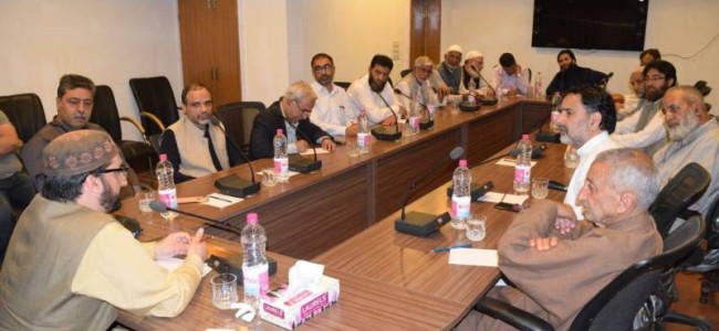 Mirwaiz holds meeting at headquarters, concerned over killings across Kashmir Mirwaiz holds meeting at headquarters, concerned over killings across Kashmir