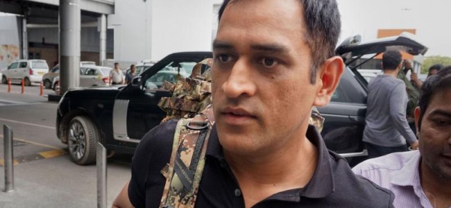 MS Dhoni starts 2-week Army duty in Kashmir MS Dhoni starts 2-week Army duty in Kashmir