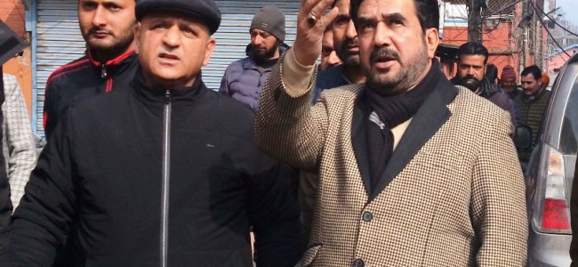 Commissioner SMC reviews status of street light installation work Commissioner SMC reviews status of street light installation work