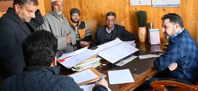 Erring traders fined Rs 1,13,000 in Ganderbal Erring traders fined Rs 1,13,000 in Ganderbal