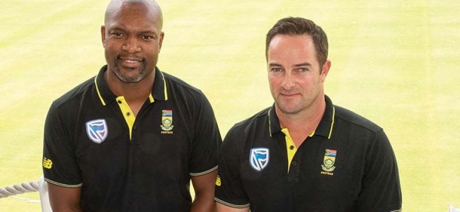 Boucher wants bowlers to ease pressure on SA batsmen Boucher wants bowlers to ease pressure on SA batsmen