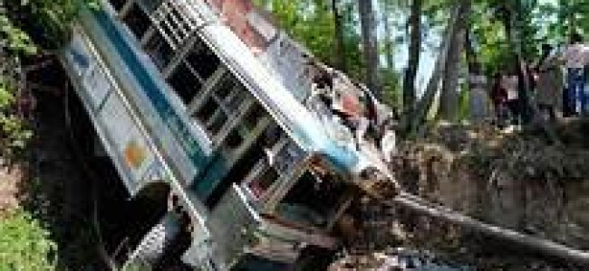12 injured in bus-truck collision in Samba 12 injured in bus-truck collision in Samba