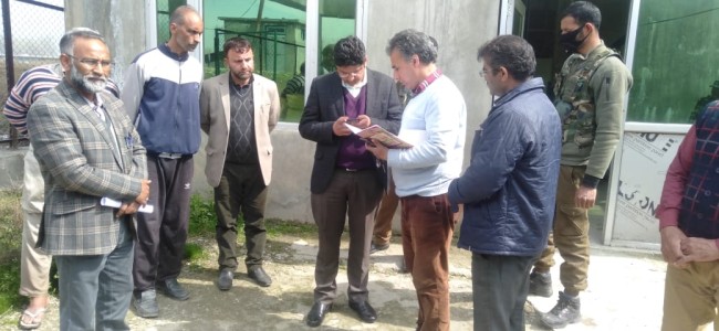 DC Pulwama conducts surprise inspection of Kakapora BDO Office DC Pulwama conducts surprise inspection of Kakapora BDO Office