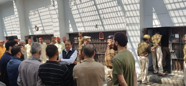 DGP Prisons meets J&K detainees in UP central jail DGP Prisons meets J&K detainees in UP central jail