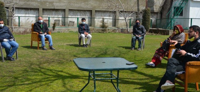 DM Shopian convenes meet, stresses on effective contact tracing, travel history DM Shopian convenes meet, stresses on effective contact tracing, travel history