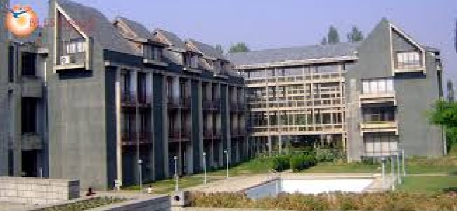 COVID-19: Centaur employees stage protest against lodging travelers in hotel for quarantine COVID-19: Centaur employees stage protest against lodging travelers in hotel for quarantine