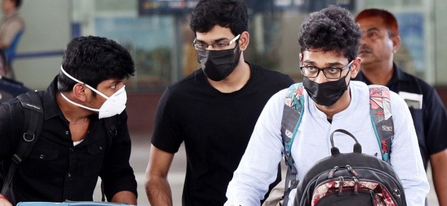 Day 82: Jammu, Srinagar Airports receive 25 domestic flights with 2,920 passengers Day 82: Jammu, Srinagar Airports receive 25 domestic flights with 2,920 passengers