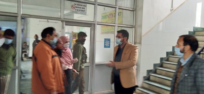 DM Shopian visits Sub District Hospital Keller DM Shopian visits Sub District Hospital Keller