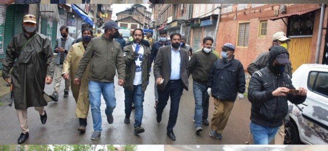 Dy Mayor monitors sanitization works at Rainawari Dy Mayor monitors sanitization works at Rainawari