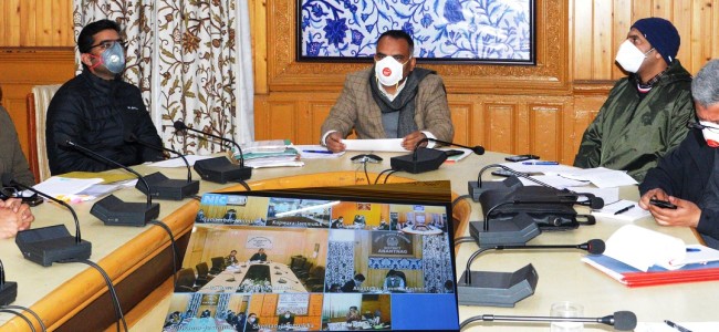 Track down absconding travelers on war footing basis: Div Com to DCs Track down absconding travelers on war footing basis: Div Com to DCs