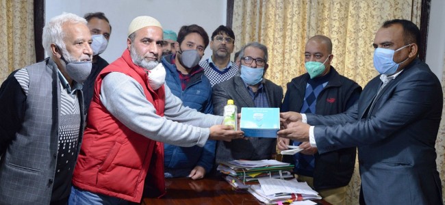 JKCDA handover sanitizers, masks to Div Com for quarantine patients JKCDA handover sanitizers, masks to Div Com for quarantine patients