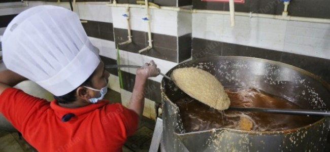 This South Delhi kitchen turns out 70,000 meals a day for lockdown-hit homeless & migrants This South Delhi kitchen turns out 70,000 meals a day for lockdown-hit homeless & migrants