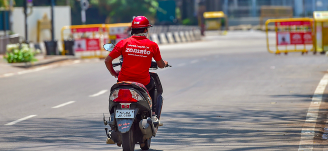 The Personal and Social Risks That India’s Food Delivery Workers Are Taking During COVID-19 The Personal and Social Risks That India’s Food Delivery Workers Are Taking During COVID-19