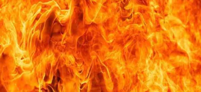 6 houses damaged in late night blaze in Srinagar’s Dalgate