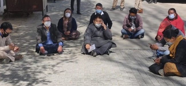 Ladakh councillors protest outside L-G’s residence over delay in bringing back stranded locals Ladakh councillors protest outside L-G’s residence over delay in bringing back stranded locals
