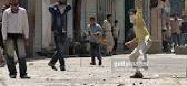 Pulwama gunfight ends, cop among several injured in clashes Pulwama gunfight ends, cop among several injured in clashes