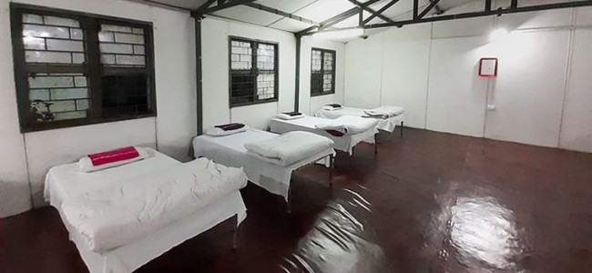 Pak diplomat’s kin, who crossed over from Attari, exempted from quarantine at Amritsar Pak diplomat’s kin, who crossed over from Attari, exempted from quarantine at Amritsar