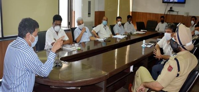 Div Com reviews COVID-19 containment measures in districts with DCs, health functionaries Div Com reviews COVID-19 containment measures in districts with DCs, health functionaries
