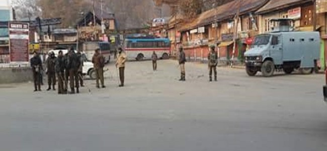 Businesses closed, public transport suspended as COVID-19 restrictions imposed in Budgam Businesses closed, public transport suspended as COVID-19 restrictions imposed in Budgam