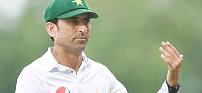 Younis pins hopes on Pakistan batsmen to post big totals