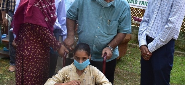 Asgar Samoon visits Kupwara, reviews functioning of Education Department Asgar Samoon visits Kupwara, reviews functioning of Education Department