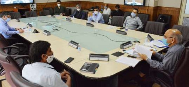 Advisor Sharma chairs meeting on revival of Business sector in J&K