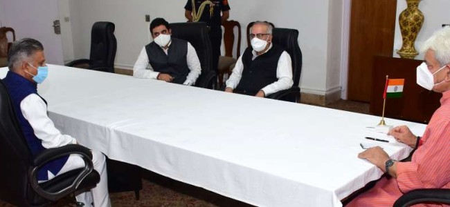 J&K High Court Bar Association Jammu meets Lt Governor, submits memorandum of demands J&K High Court Bar Association Jammu meets Lt Governor, submits memorandum of demands