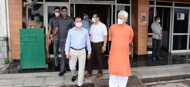 Lt Governor Sinha pays surprise visit to Civil Secretariat; takes stock of the working in the offices of various departments Lt Governor Sinha pays surprise visit to Civil Secretariat; takes stock of the working in the offices of various departments