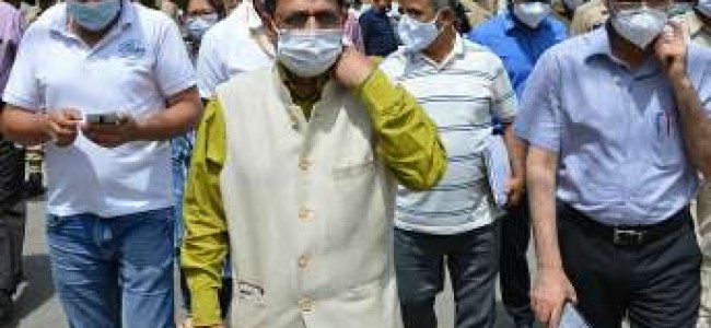 Nodal Officer COVID-19 UTs of J&K, Ladakh visits Budgam; reviews virus containment measures Nodal Officer COVID-19 UTs of J&K, Ladakh visits Budgam; reviews virus containment measures