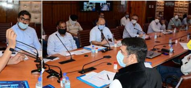 Rohit Kansal reviews implementation of CSSs in Kashmir Division