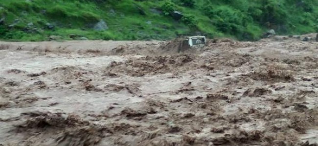 Flood-like situation, landslides continue to cause havoc in PeerPanjal region Flood-like situation, landslides continue to cause havoc in PeerPanjal region