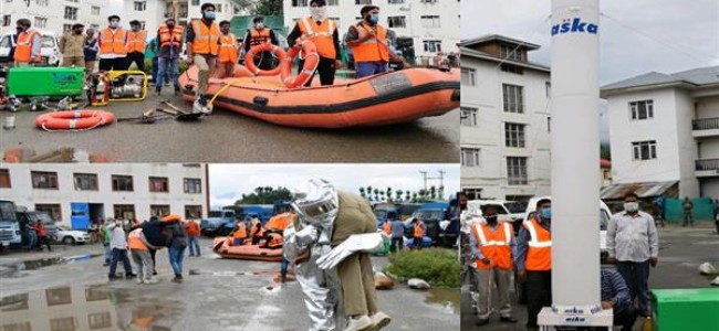 Flood Preparedness reviewed in Bandipora, SDRF conducts mock drill Flood Preparedness reviewed in Bandipora, SDRF conducts mock drill