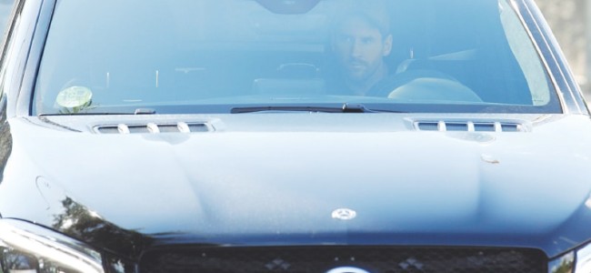 Messi back to training after decision to stay with Barca Messi back to training after decision to stay with Barca