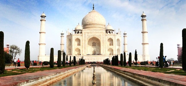 Taj Mahal Opens After 6 Months, Footfall Capped At 5000 Visitors A Day Taj Mahal Opens After 6 Months, Footfall Capped At 5000 Visitors A Day
