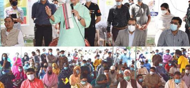 B2V3: Lt Governor visits Khanmoh, takes part in the ongoing ‘Awami Muhim’ B2V3: Lt Governor visits Khanmoh, takes part in the ongoing ‘Awami Muhim’