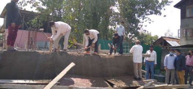 LAWDA conducts demolition drive in several Srinagar areas