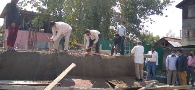LAWDA conducts demolition drive in several Srinagar areas LAWDA conducts demolition drive in several Srinagar areas