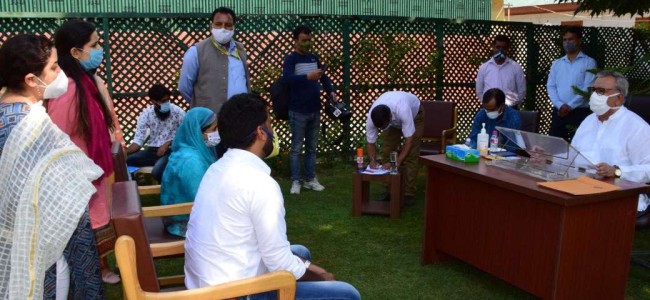 Govt’s grievance system witnesses massive response from people: Advisor Khan Govt’s grievance system witnesses massive response from people: Advisor Khan
