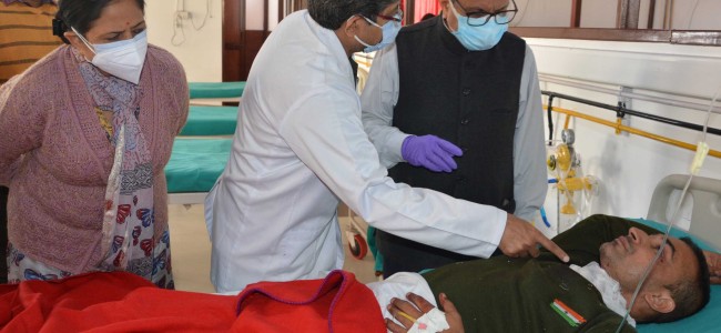 Advisor Bhatnagar meets injured JKP Jawans at GMC Jammu Advisor Bhatnagar meets injured JKP Jawans at GMC Jammu