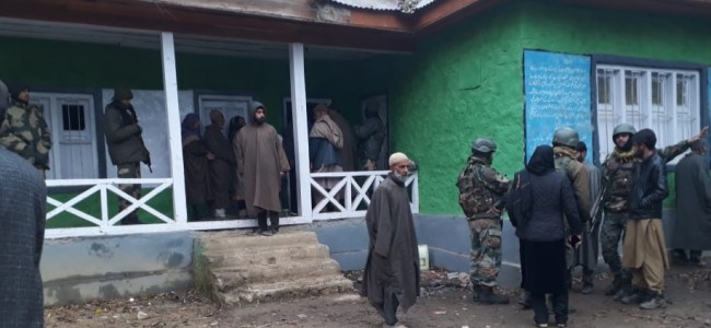 J&K DDC polls Phase III: 8.33 percent turnout till 9 am J&K DDC polls Phase III: 8.33 percent turnout till 9 am